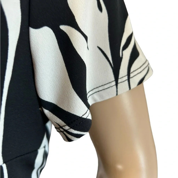 skirt & blouse,matching,ruffle,stretchy, artsy,large floral,quality,timeless.EC - Picture 9 of 10